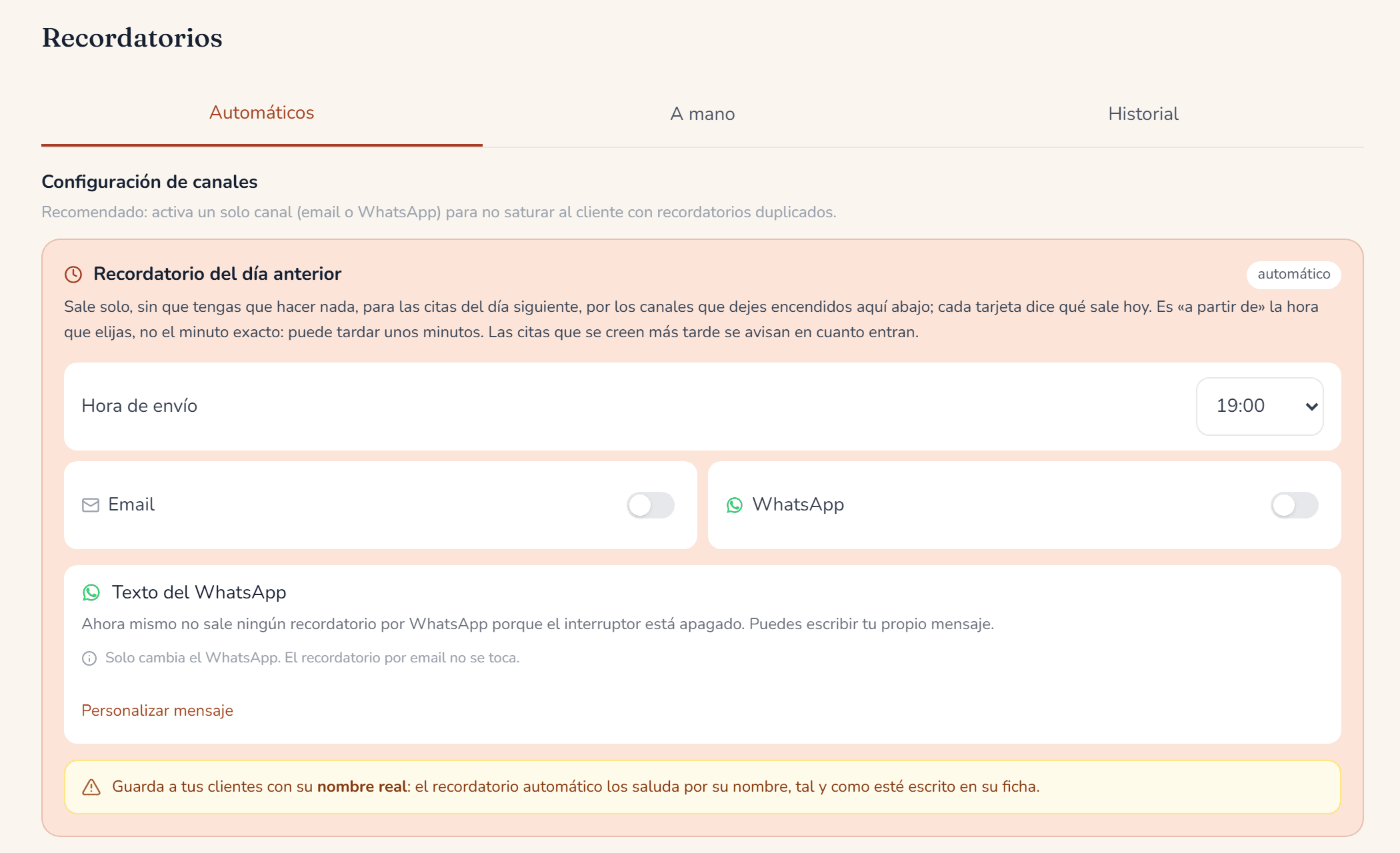 Ajustes del recordatorio del día anterior en PetGroomer: hora de envío, canales email y WhatsApp y texto del mensaje